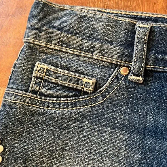 New Jordache denim lace shorts - Picture 3 of 16